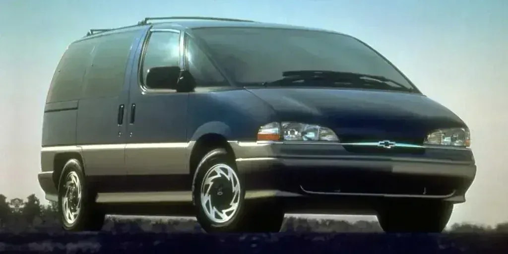 1995 Chevrolet Lumina APV photo 1