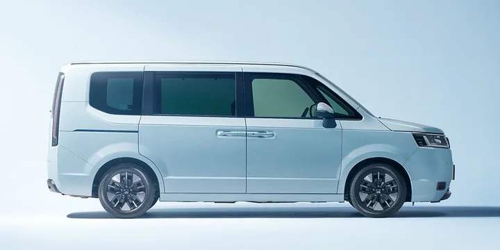 2022 Honda Stepwgn exterior main image