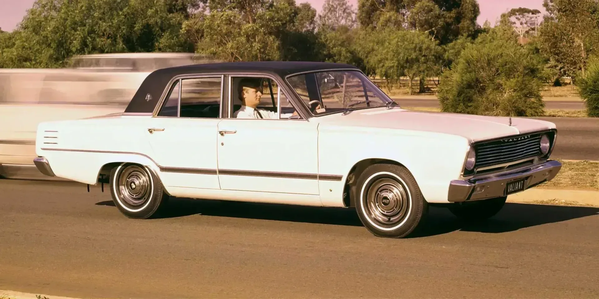 1966 Chrysler Valiant photo 1