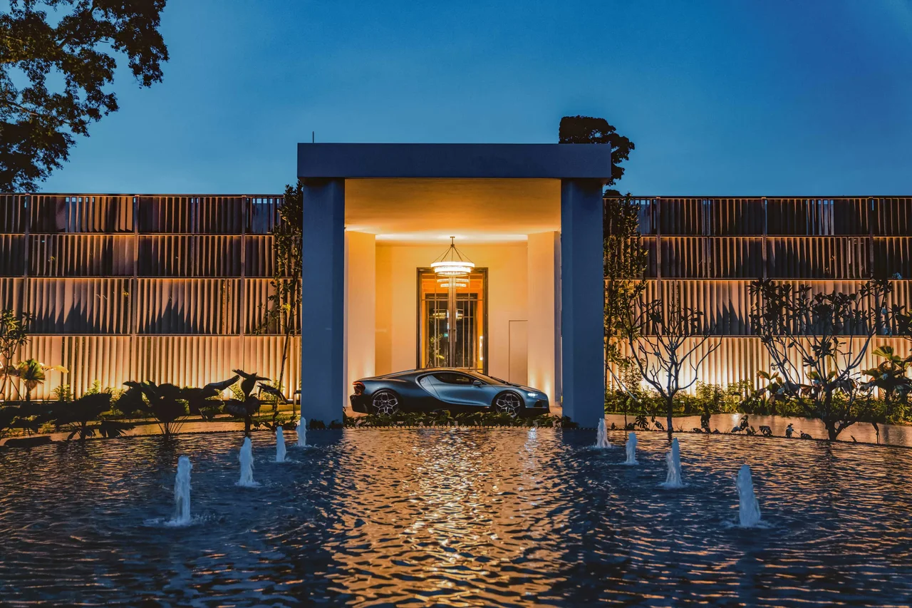 Exterior 4