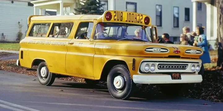1961 Chevrolet 1961-chevrolet-suburban-wagon-c-k-10-2-door-suburban-carryall-c10-suburban-carryall-137ps main image