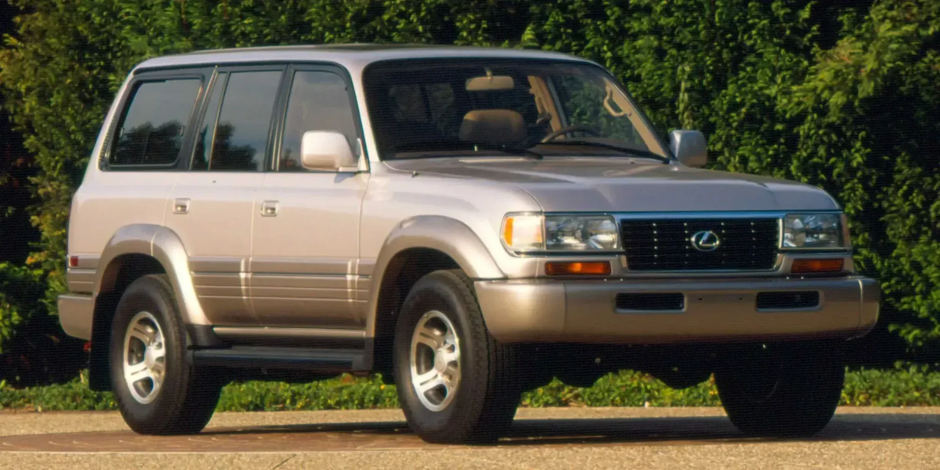 1996 Lexus LX photo 1