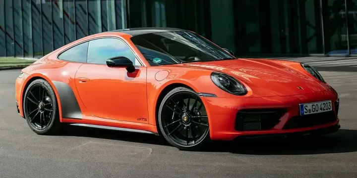 2022 Porsche 2022-porsche-911-carrera-4-gts-2-seater main image