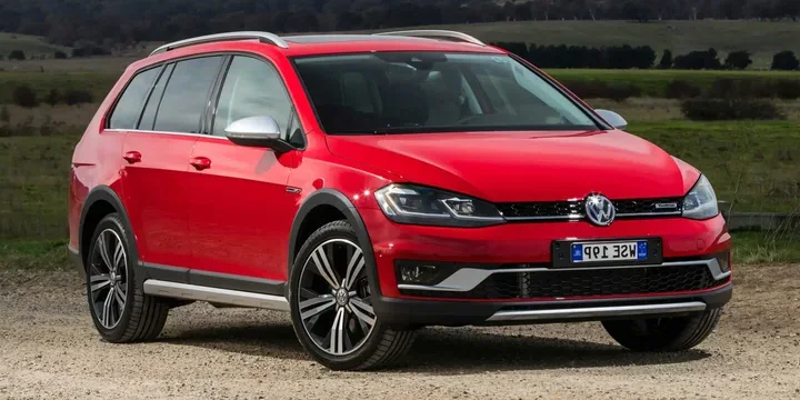 2017 Volkswagen 2017-volkswagen-golf-au-golf-alltrack-132tsi-au main image