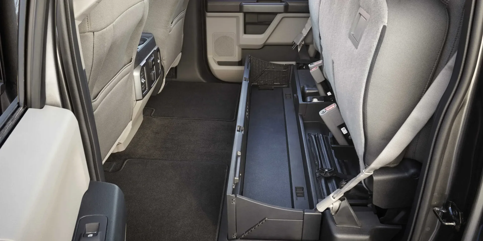 2016 Ford Super Duty F-350 photo 1