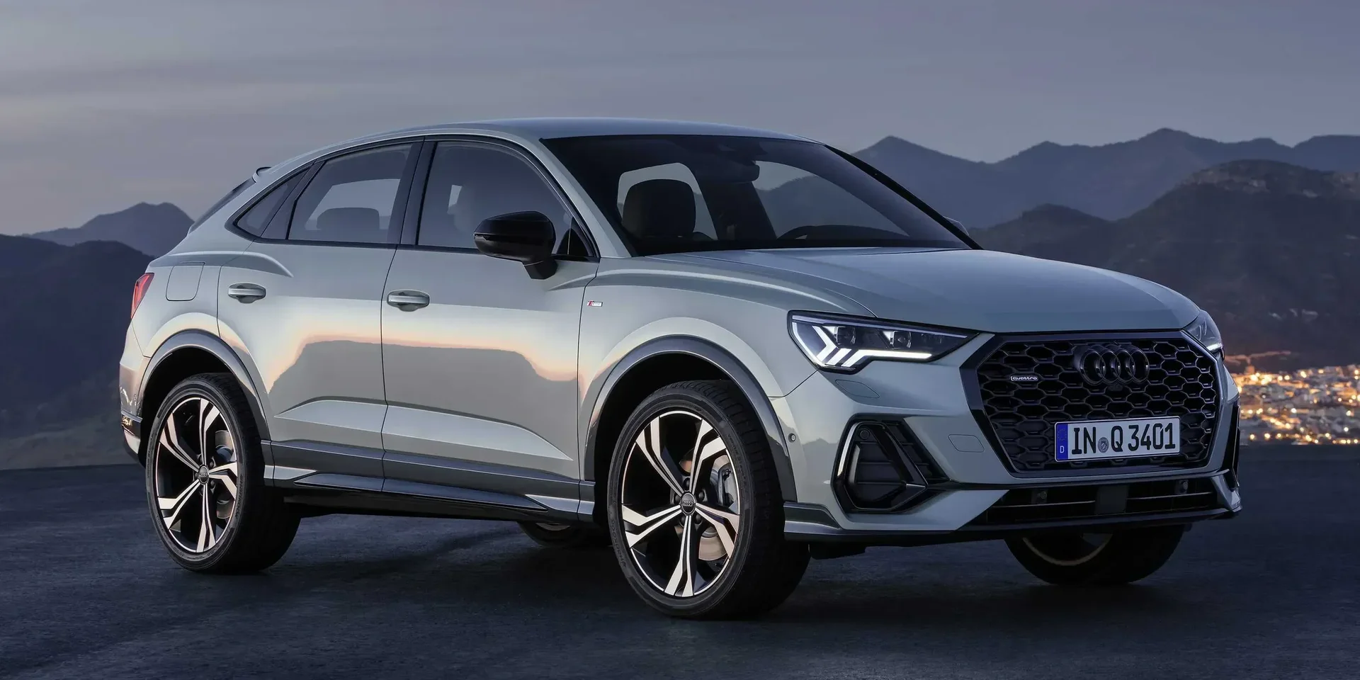 2021 Audi Q3 photo 1