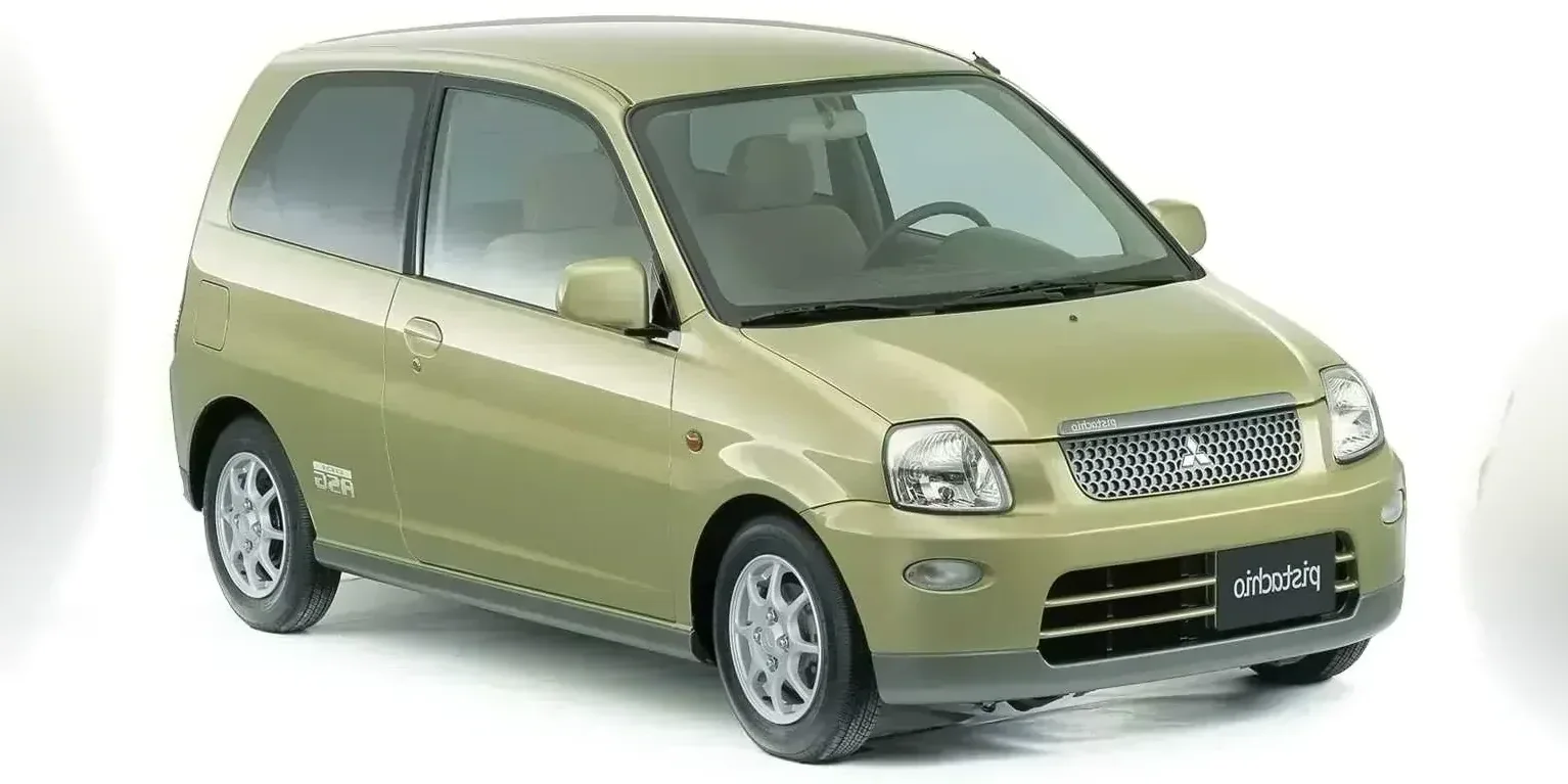 1999 Mitsubishi Pistachio photo 1