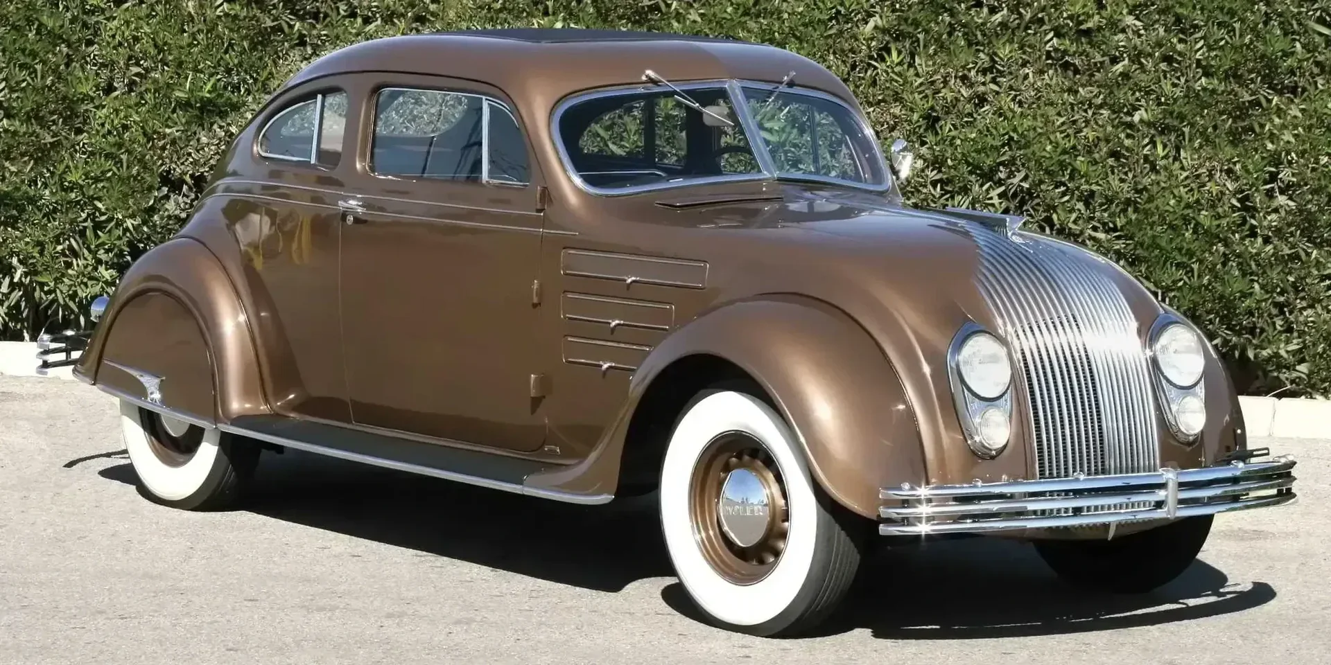 1934 Chrysler Imperial Airflow photo 1
