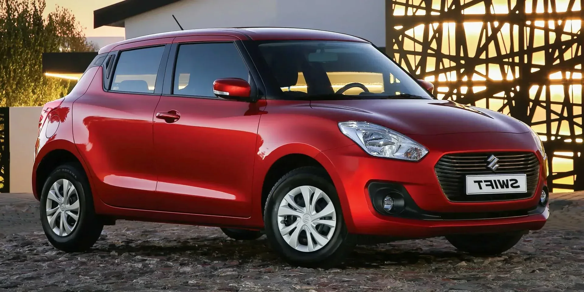 2018 Suzuki Swift photo 1