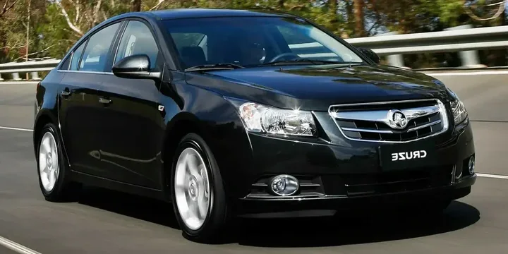2011 Holden 2011-holden-cruze-sedan-holden-cruze-18-141ps main image