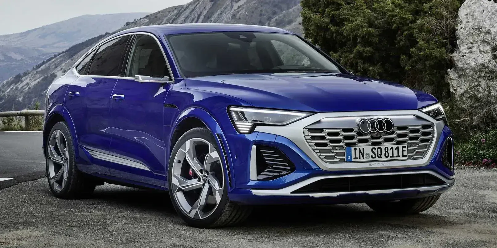 2023 Audi Q8 SQ8 photo 1