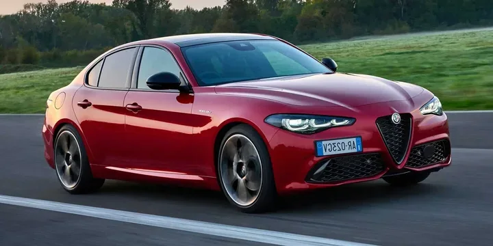 2023 Alfa Romeo 2023-alfa-romeo-giulia-22-jtd-16v-q4-automatic-8-speed main image