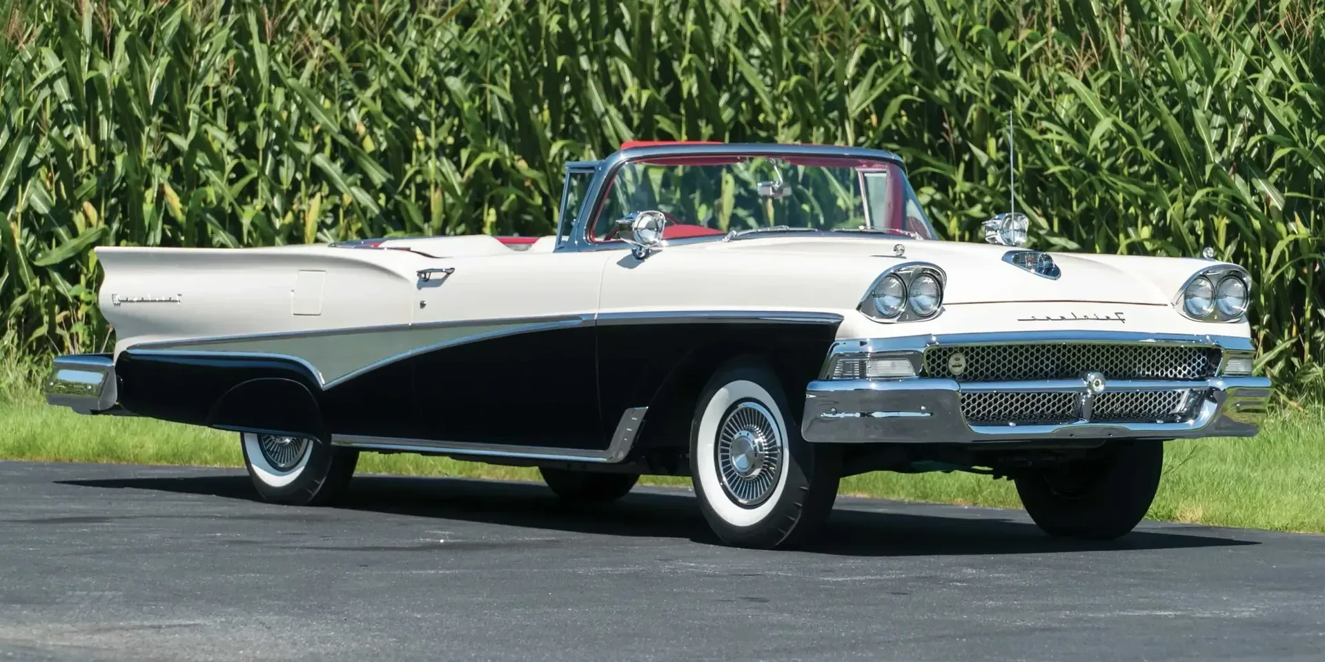 1958 Ford Fairlane photo 1