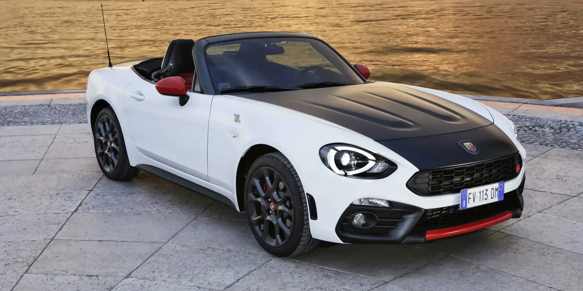 2016 Abarth 124 Spider photo 1