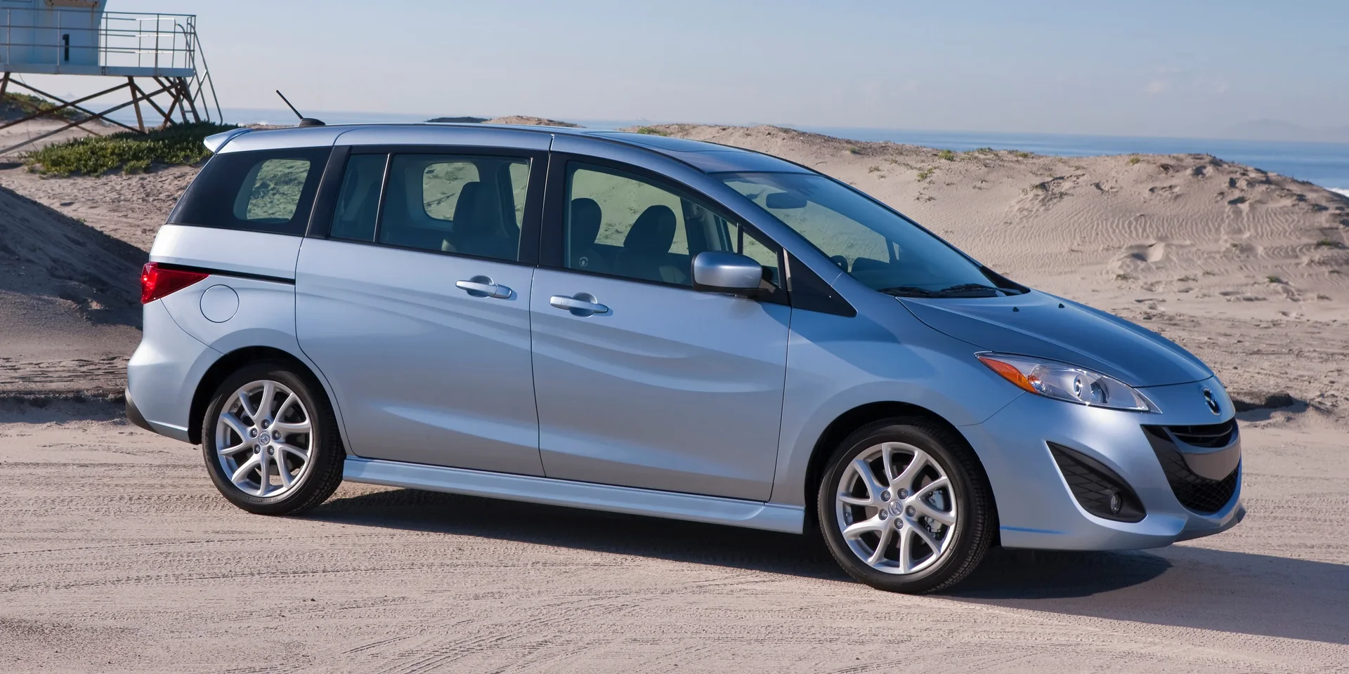 2011 Mazda 5 photo 1