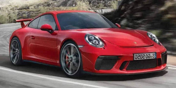 2018 Porsche 2018-porsche-911-gt3 main image