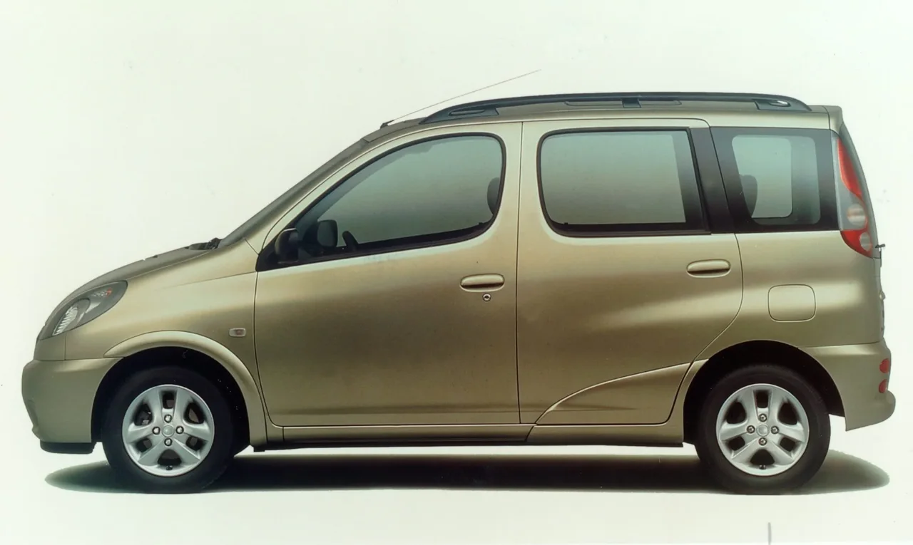 Exterior 4