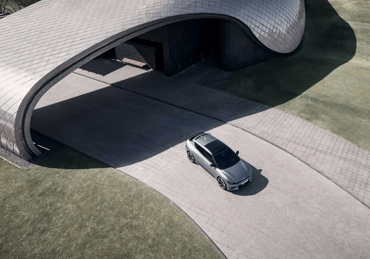 Exterior 3