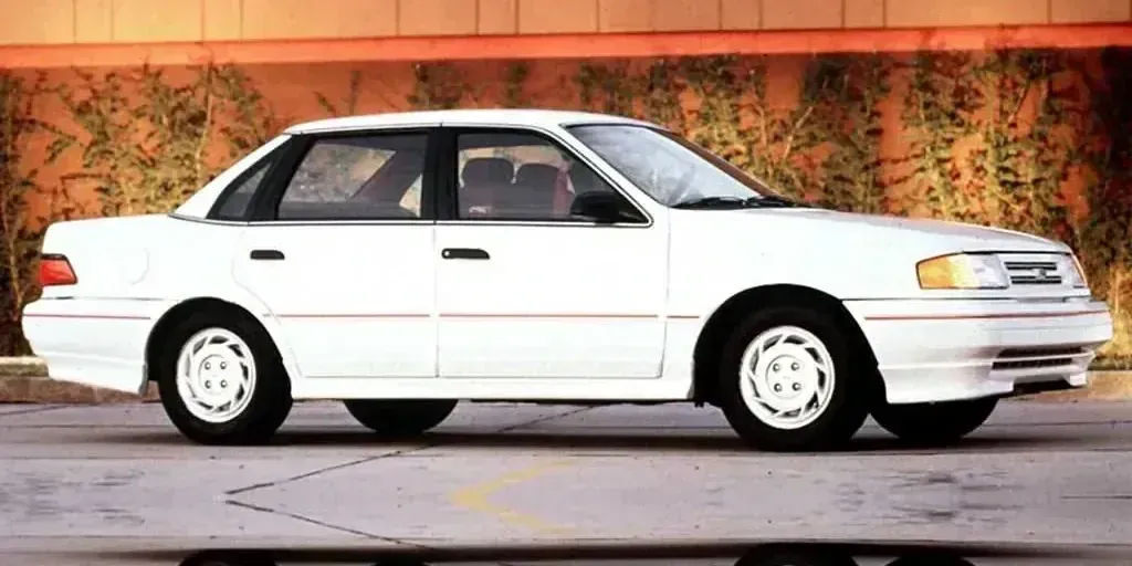 1988 Ford Tempo photo 1
