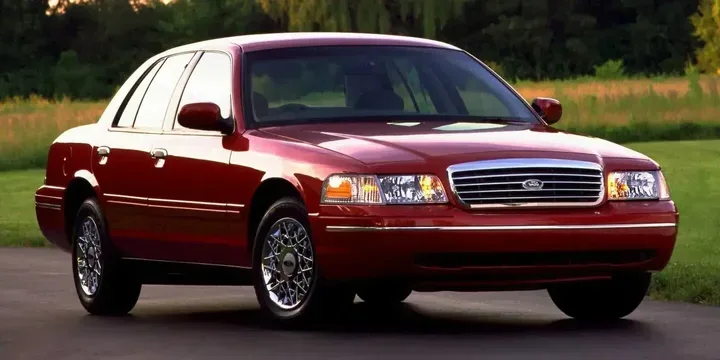 1998 Ford 1998-ford-crown-victoria-sedan-ford-crown-victoria-46-v8-2v-sohc-automatic-4-speed-218ps main image