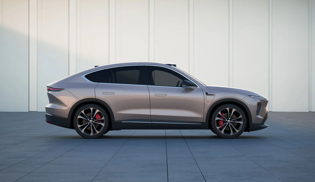 Exterior 3
