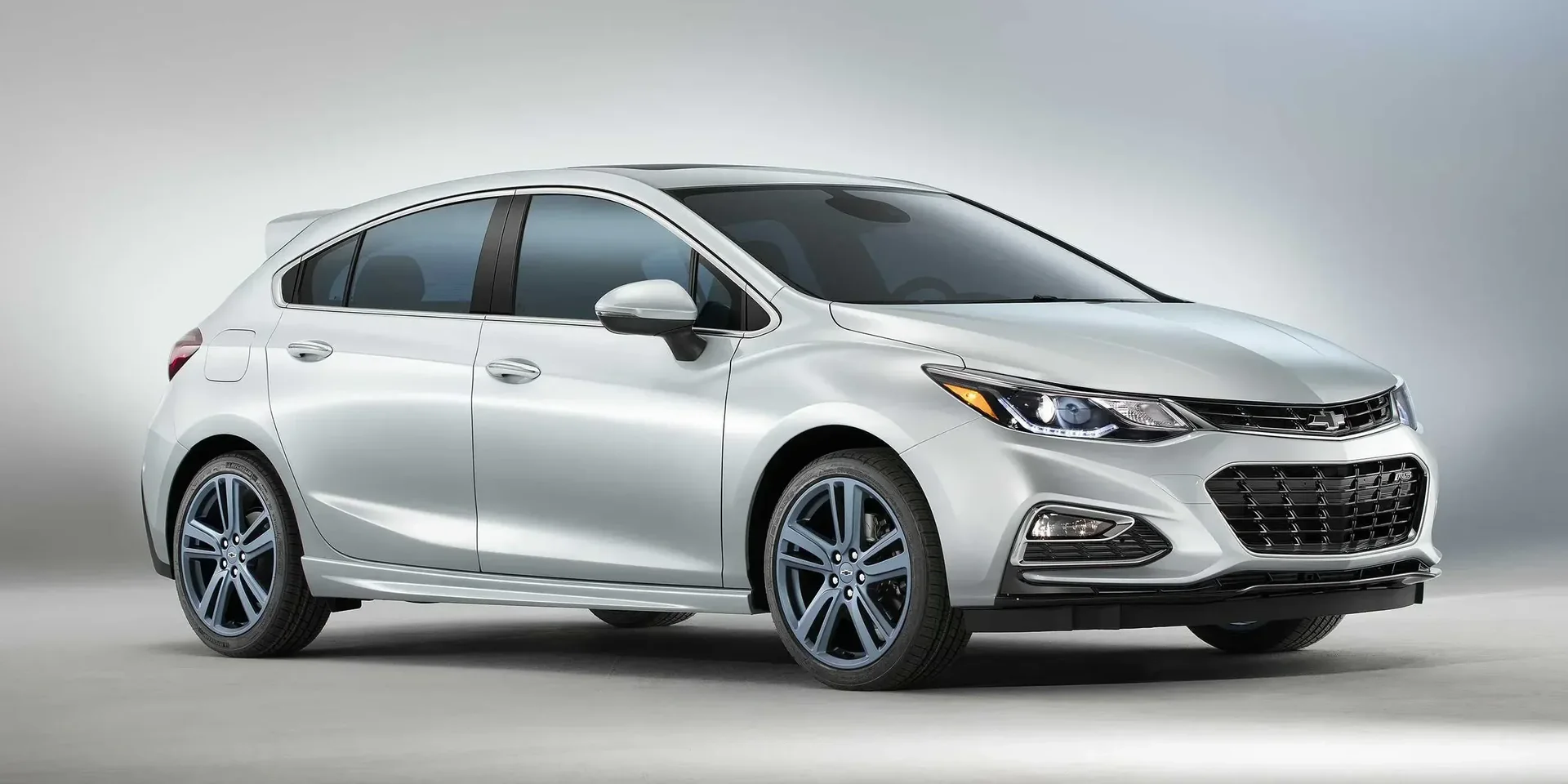 2016 Chevrolet Cruze RS Hatch Blue Line photo 1
