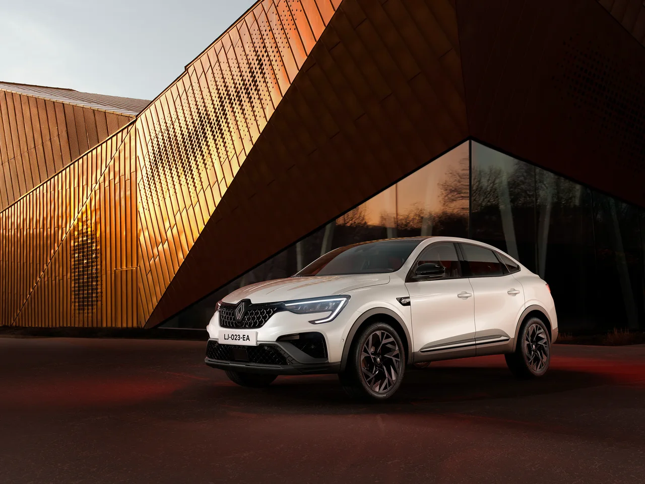 Exterior 3