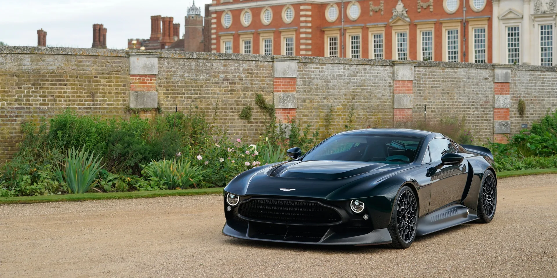 2020 Aston Martin VIctor photo 1