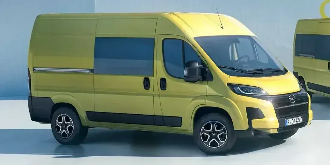 2024 Opel Movano photo 1
