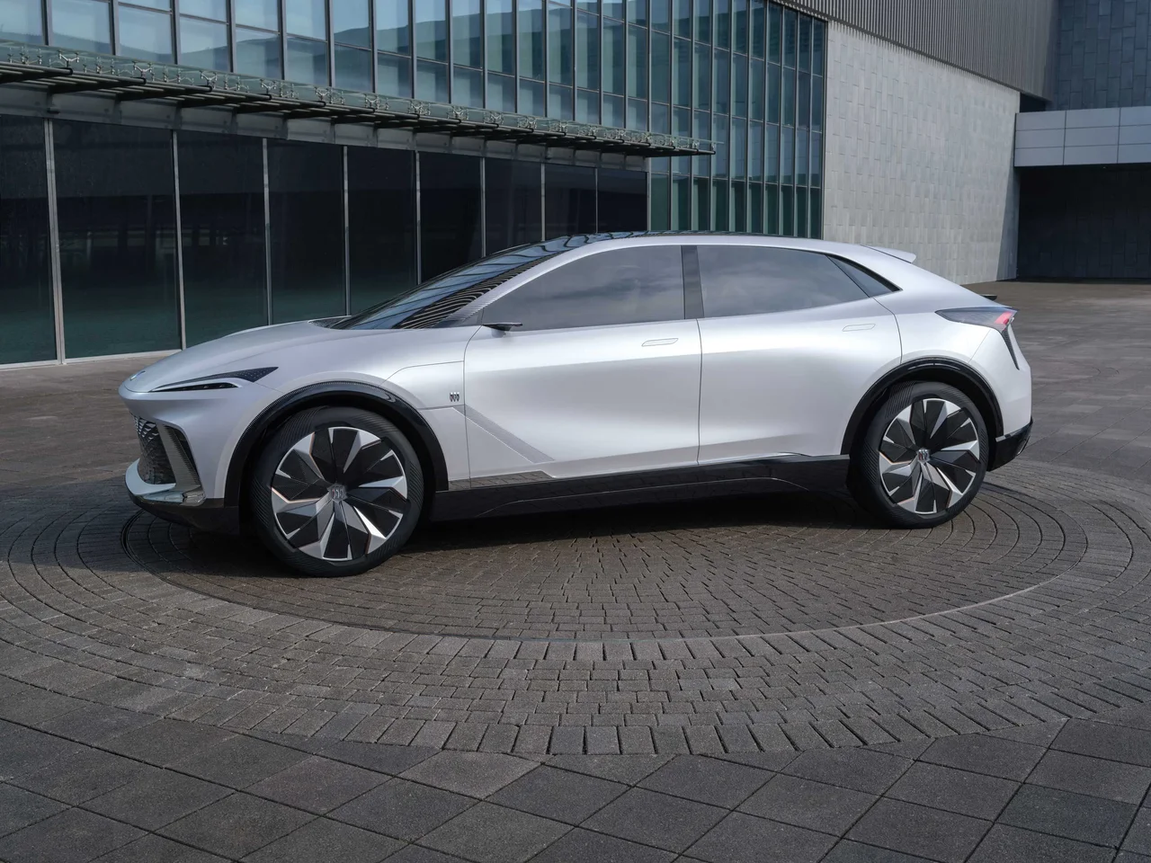 Exterior 3
