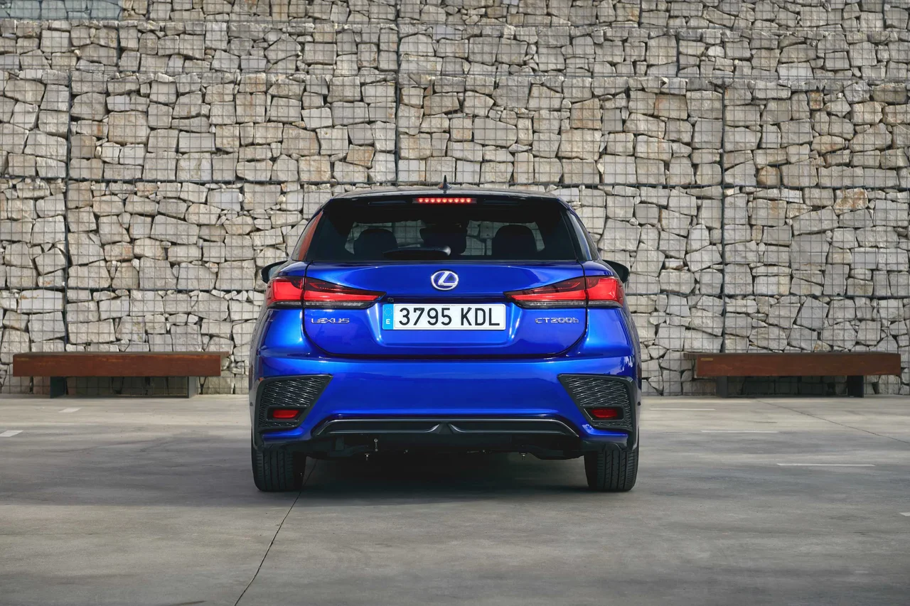 Exterior 3