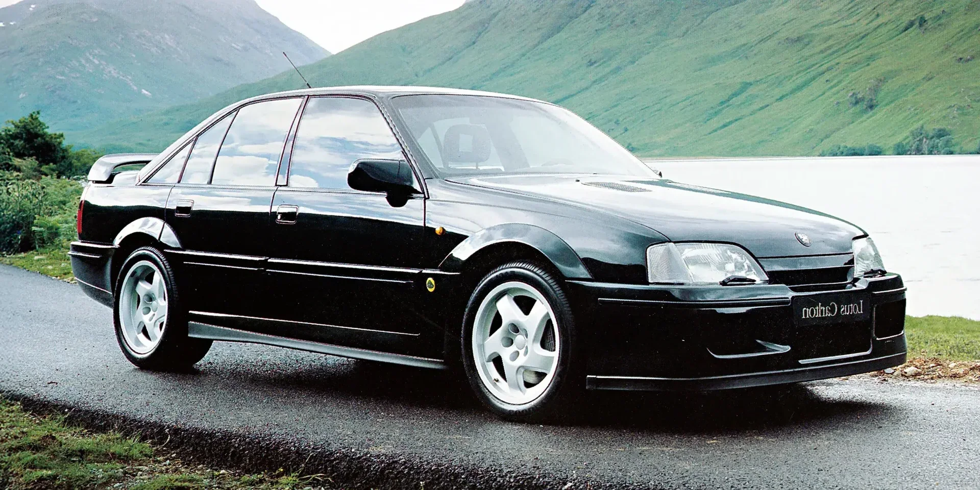 1990 Vauxhall Carlton Lotus Carlton photo 1
