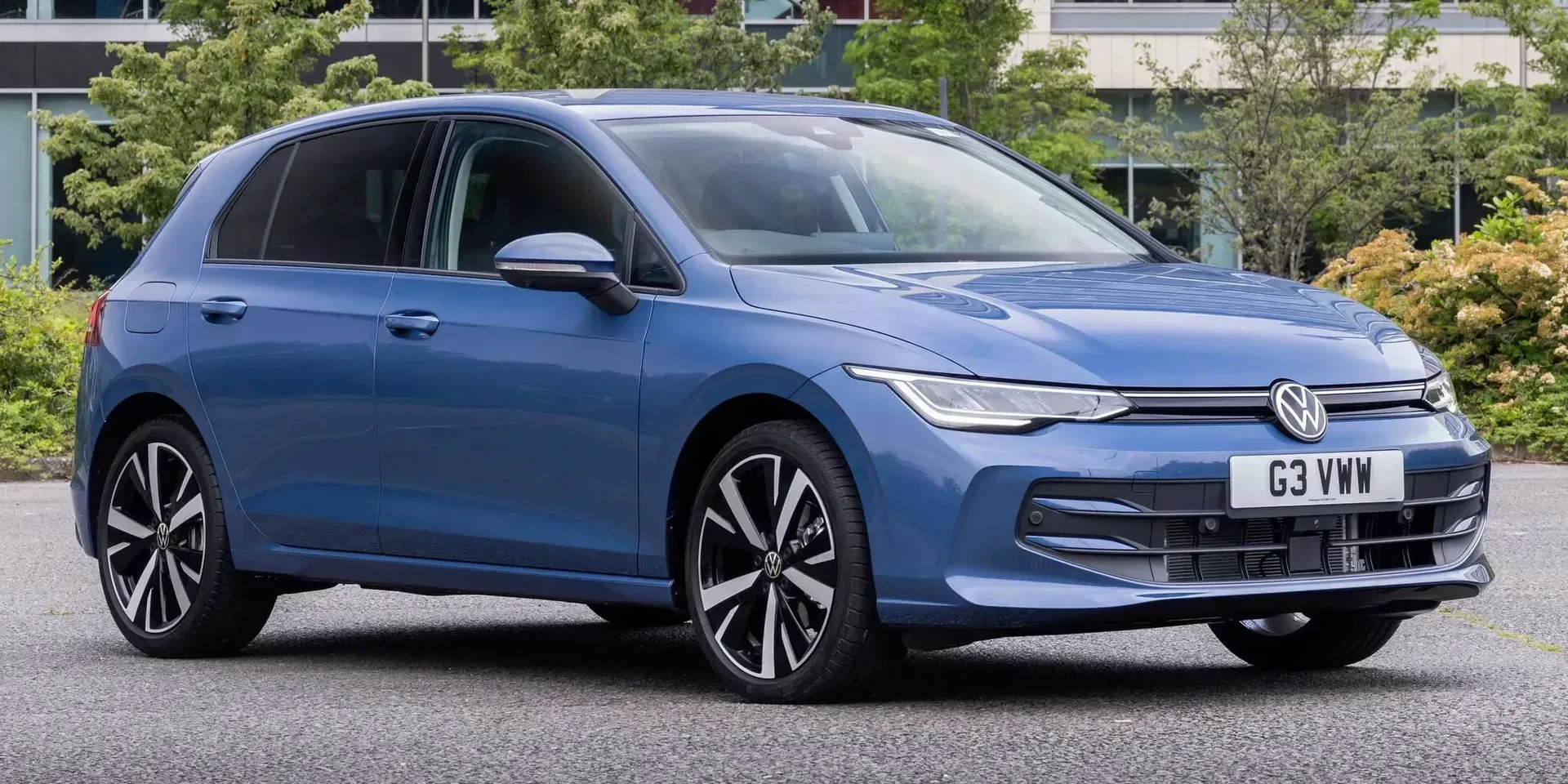 2024 Volkswagen Golf photo 1