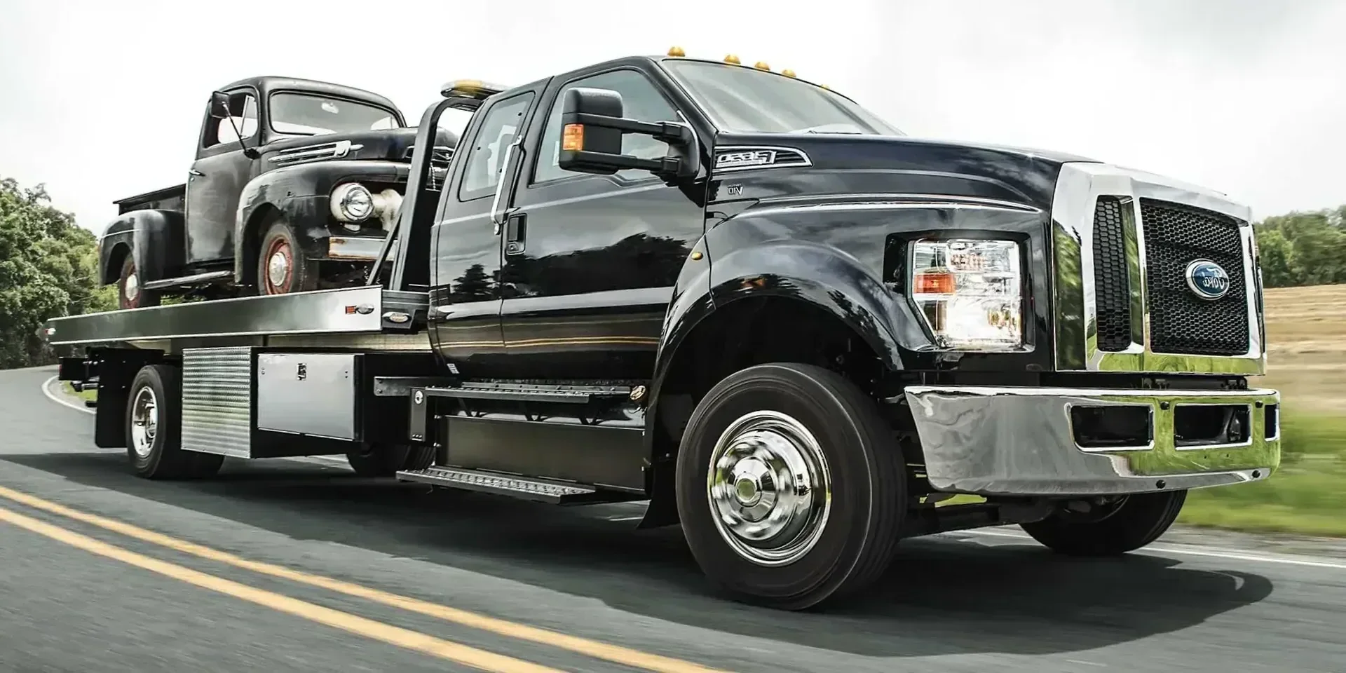 2016 Ford Medium Duty F-650 photo 1