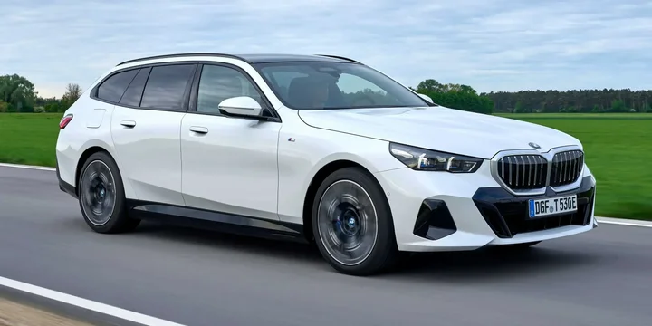2024 BMW 2024-bmw-5-series-530e-touring-steptronic-8-speed main image