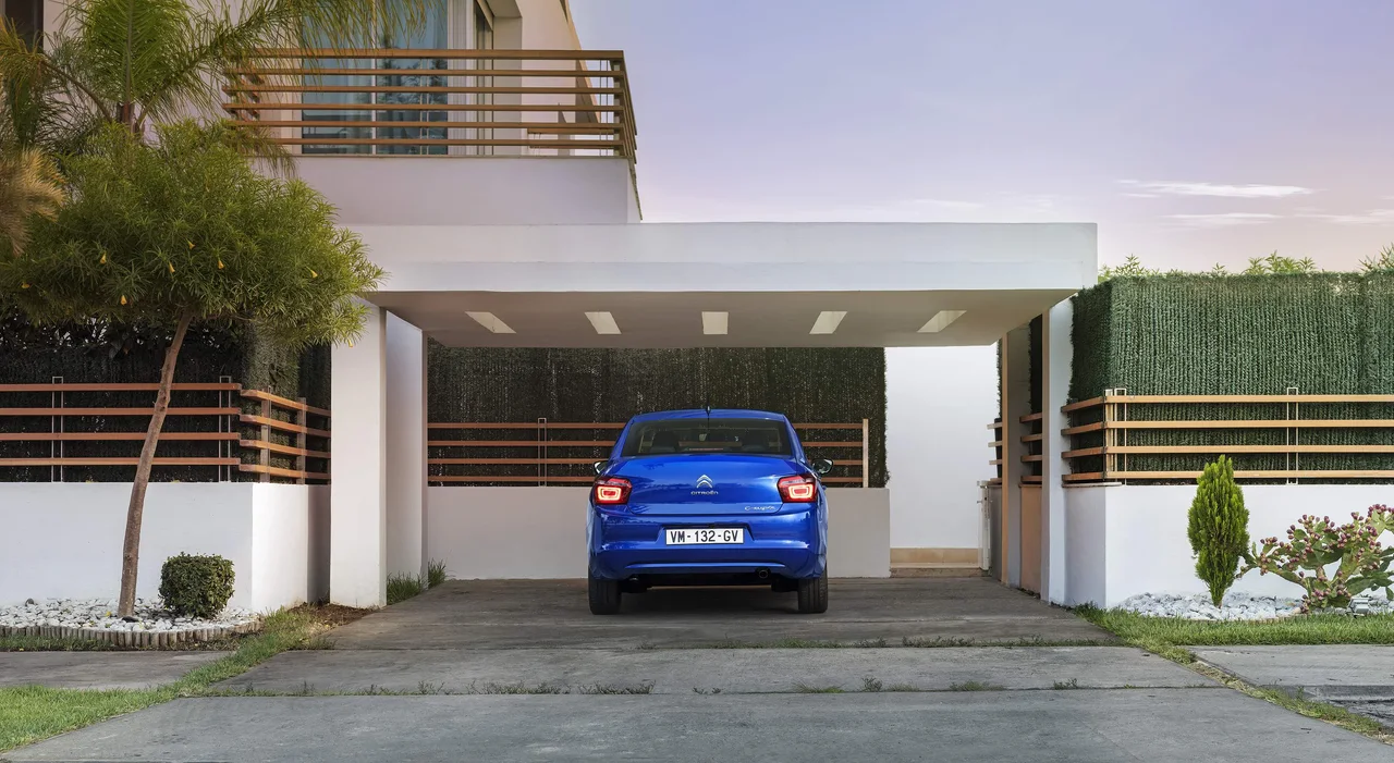 Exterior 3