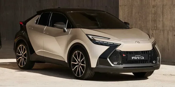 2023 Toyota 2023-toyota-c-hr-phev-e main image