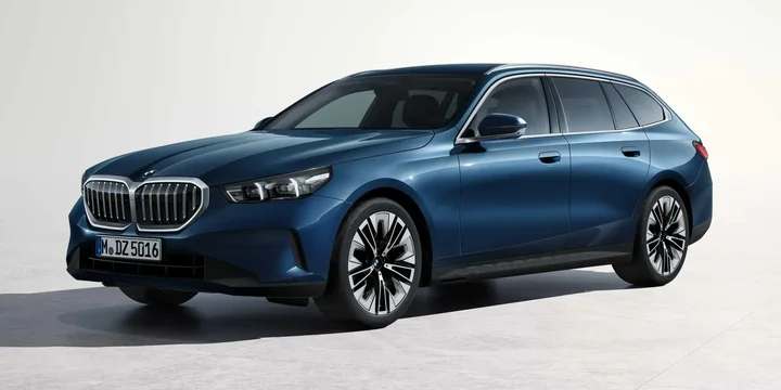 2024 BMW 2024-bmw-5-series-520d-touring-steptronic-8-speed main image