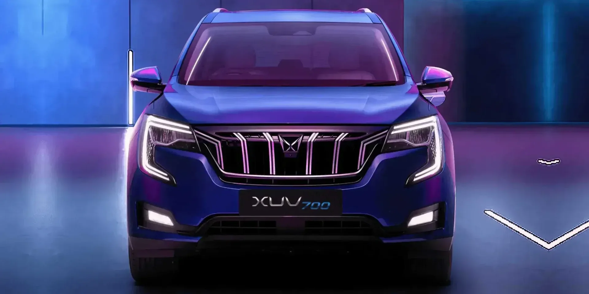 2022 Mahindra XUV700 photo 1