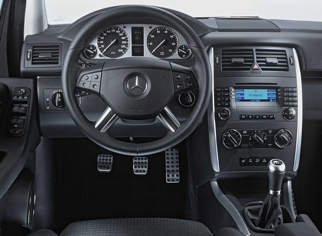 Interior 4