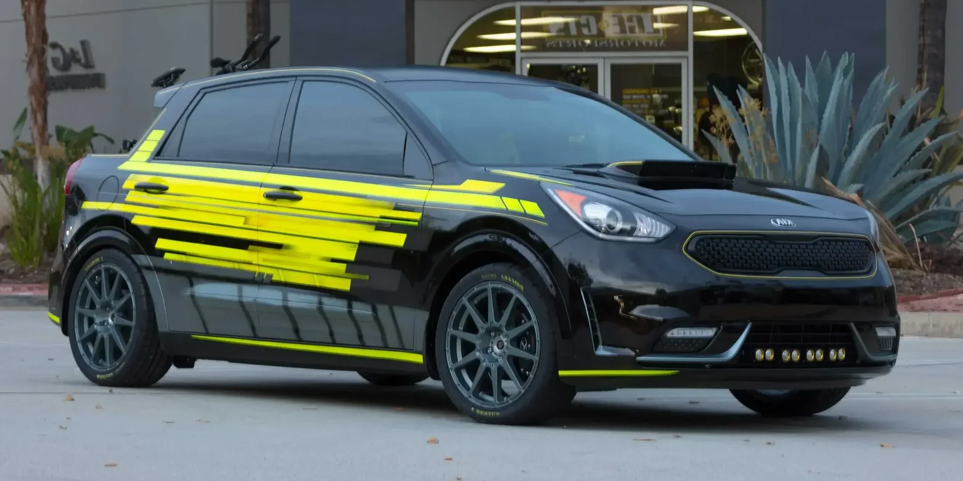 2016 Kia Niro Triathlon photo 1