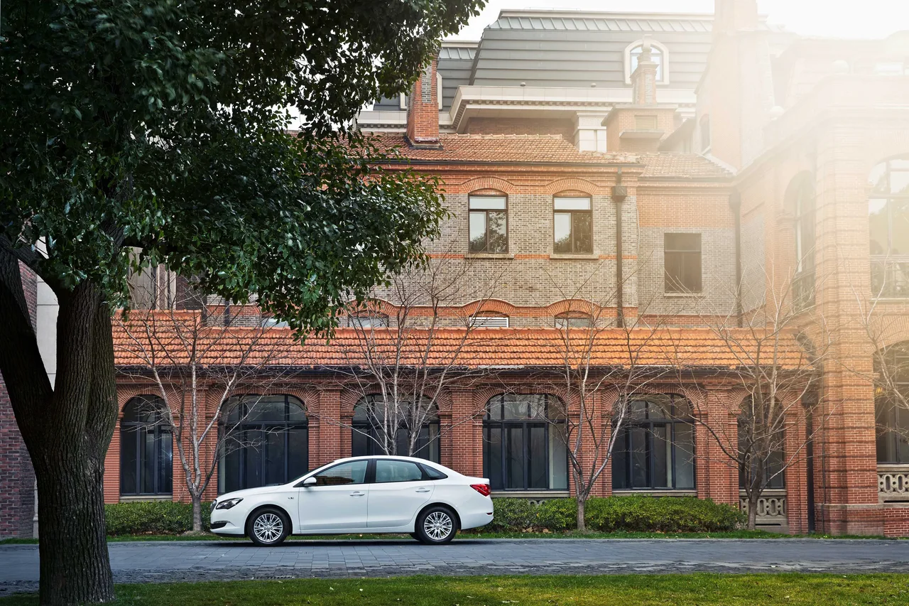 Exterior 3