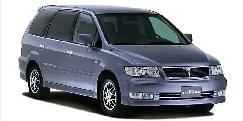 2000 Mitsubishi Chariot Grandis 6-seater photo 1