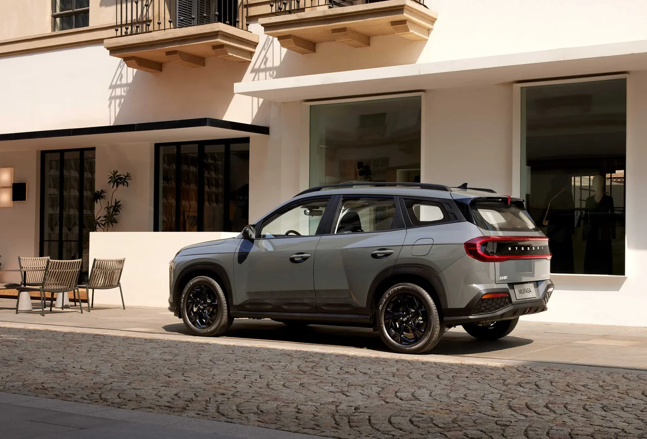 Exterior 3