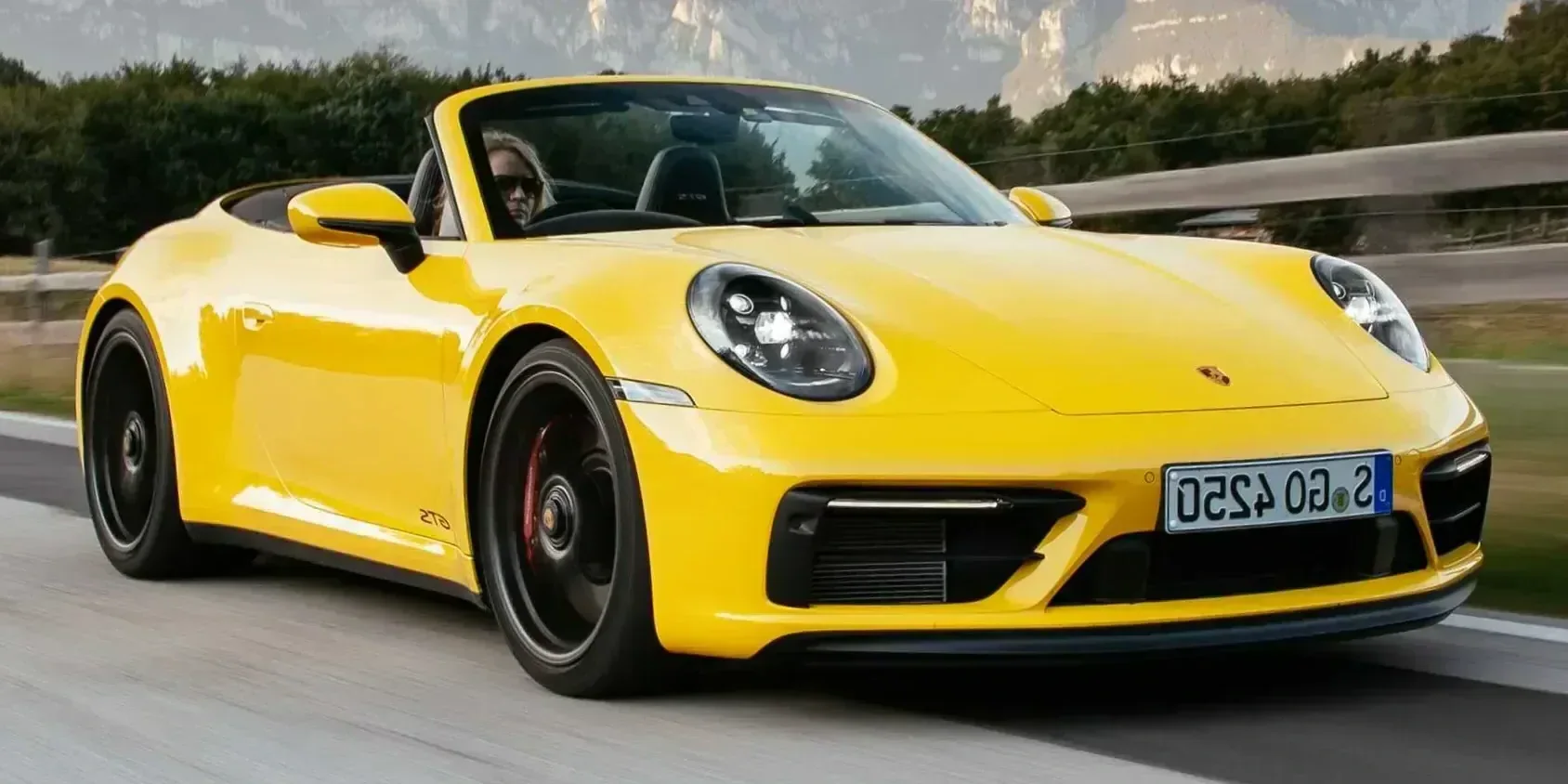 2021 Porsche 911 Carrera GTS photo 1