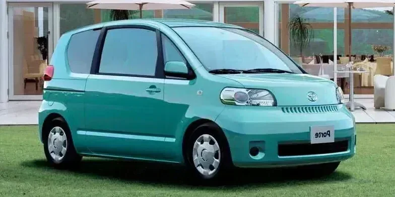 2004 Toyota Porte photo 1