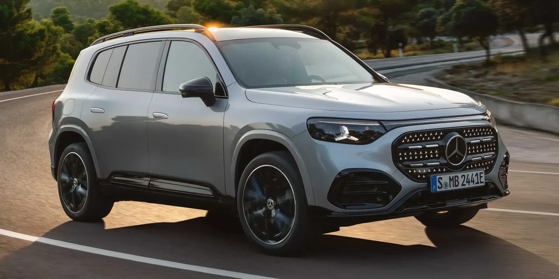2026 Mercedes-Benz GLB photo 1