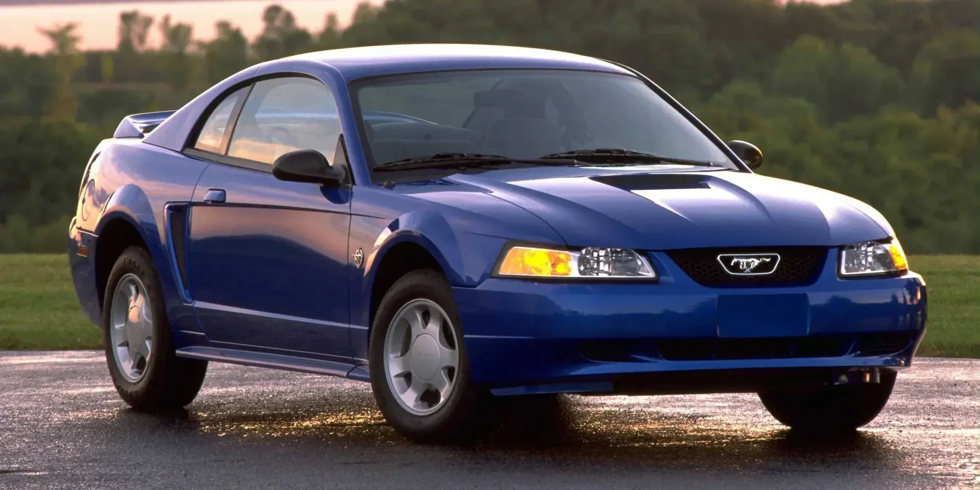 1999 Ford Mustang photo 1