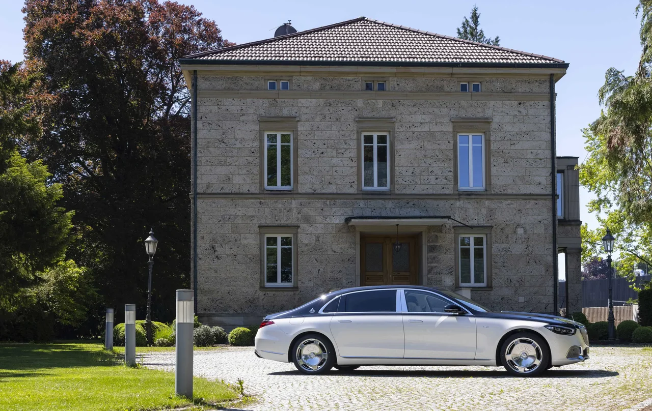 Exterior 2