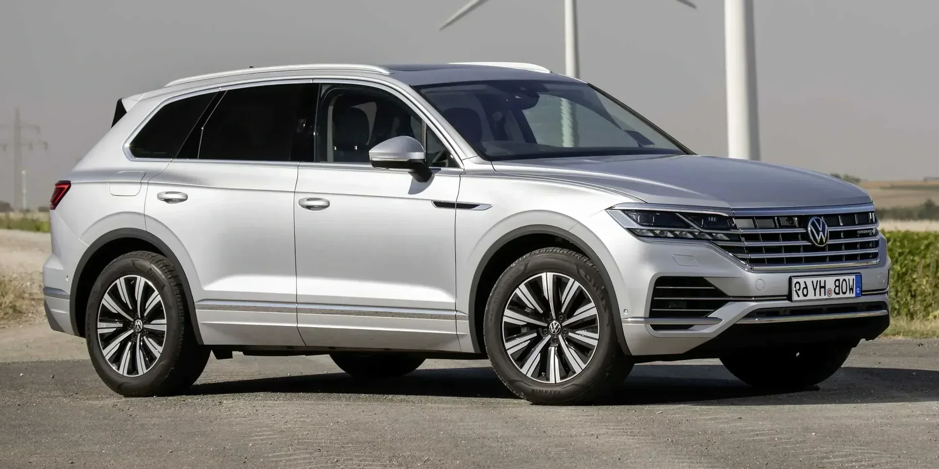 2021 Volkswagen Touareg eHybrid photo 1